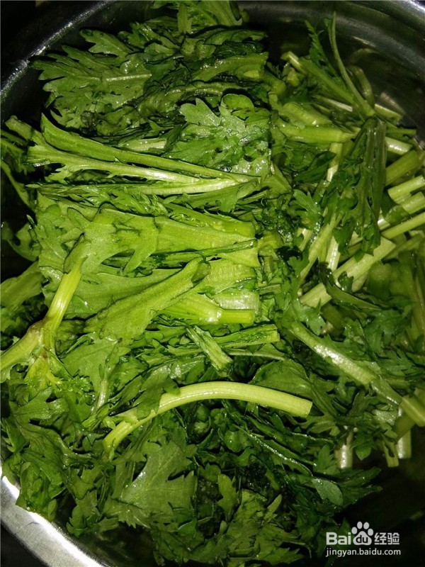 茼蒿老姜炒腊肉