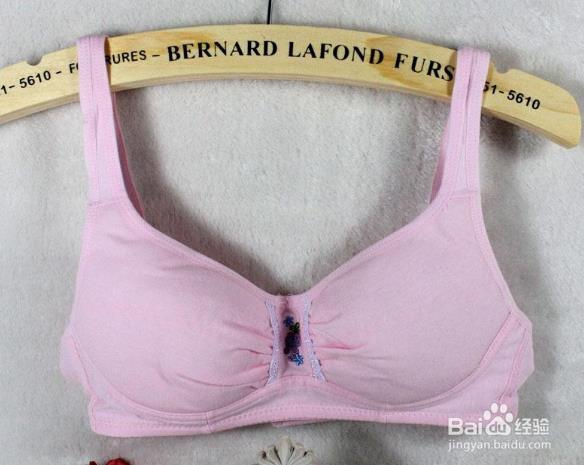 胸部一边大一边小怎么办