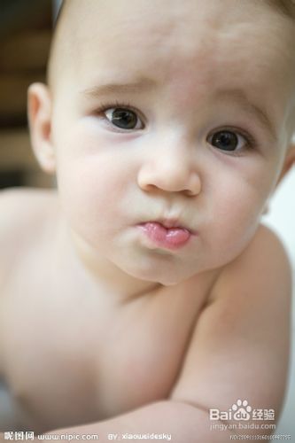 如何给宝宝物理降温