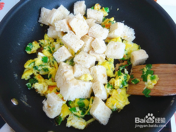 炒鸡蛋炒吐司的制作方法