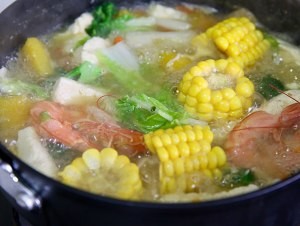 怎么做杂蔬鲜虾汤