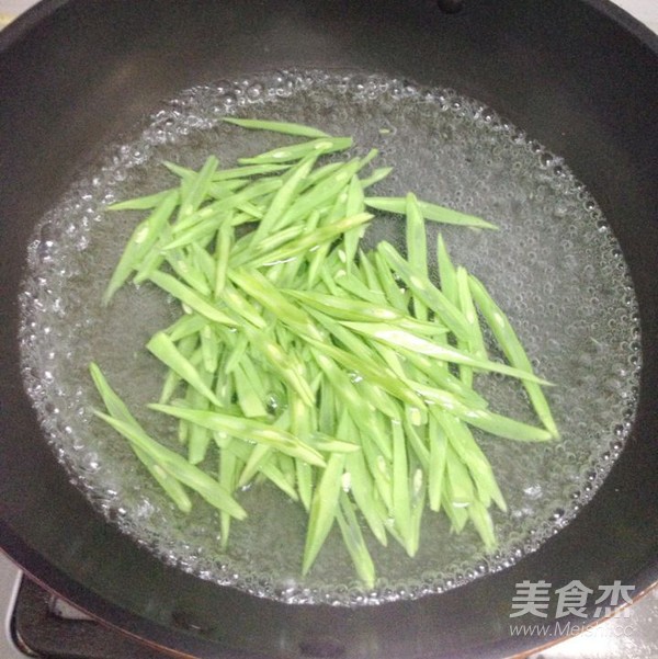 四季豆炒肉的做法