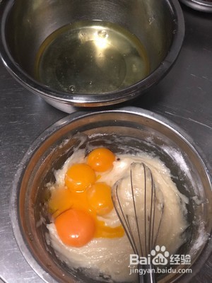 抹茶戚风蛋糕的做法