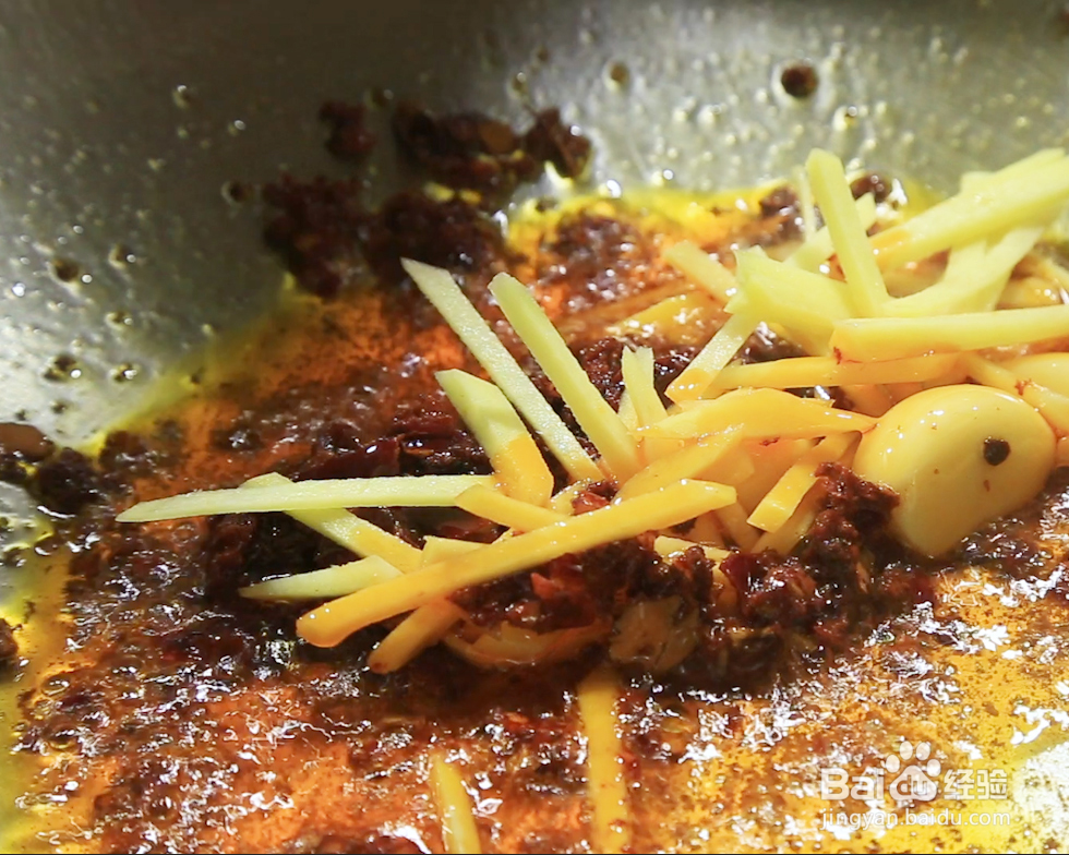 自己做梭子蟹炒年糕海鲜美食