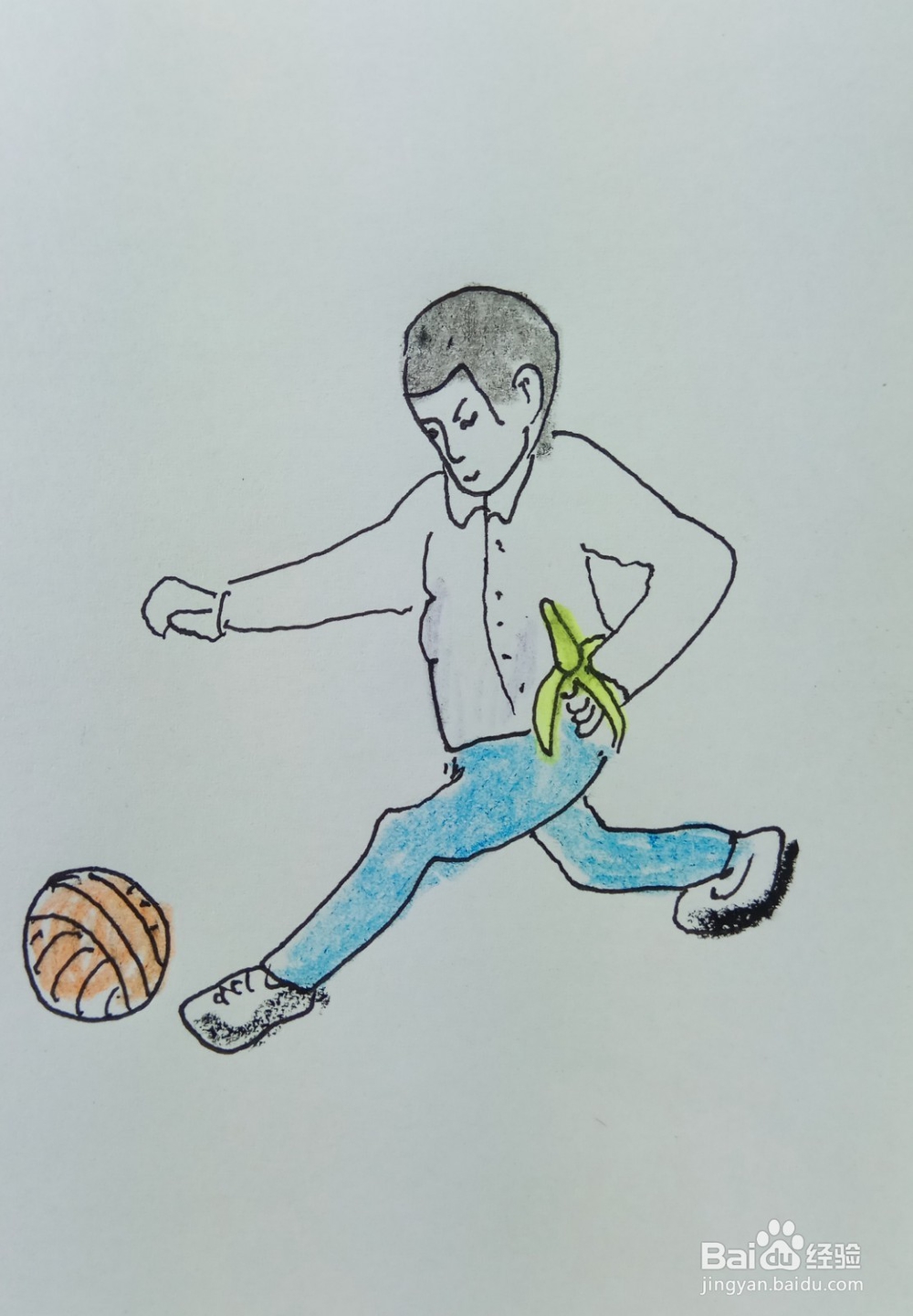 怎样画儿童简笔画快步奔跑着玩球的小孩？