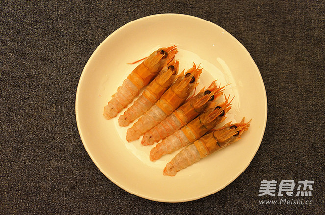 海鳌虾菠萝串配藜麦饭