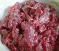酸菜炒牛肉的做法