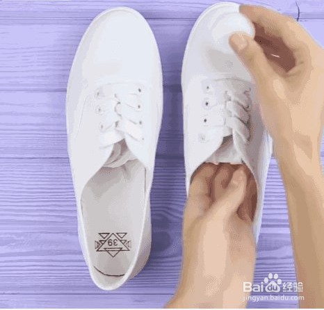 白鞋洗完后出现黄渍怎么去掉