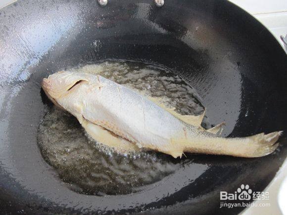 羊肉焖黄花鱼做法