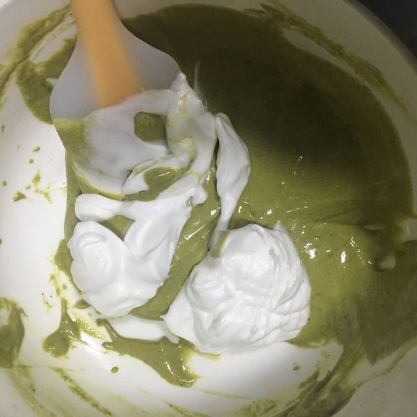 抹茶拉花杯子戚风