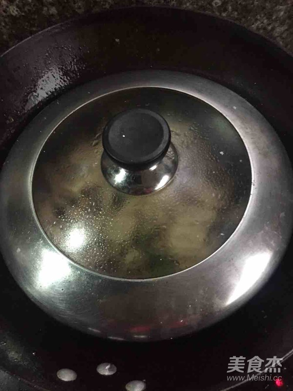 腐竹炒肉的做法