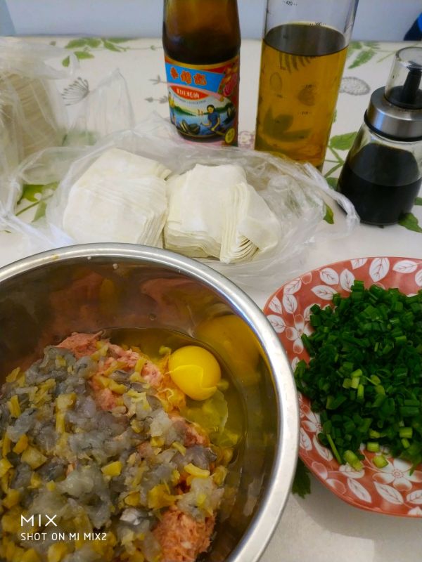 鲜虾干贝小馄饨