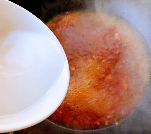 蒜蓉辣椒酱炒花甲