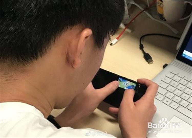 员工上班玩手机怎么办？如何处理？