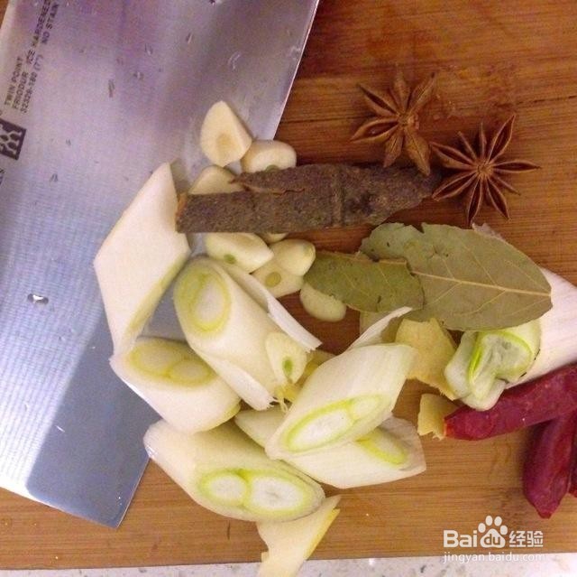 如何做好吃的黄豆炖猪蹄！