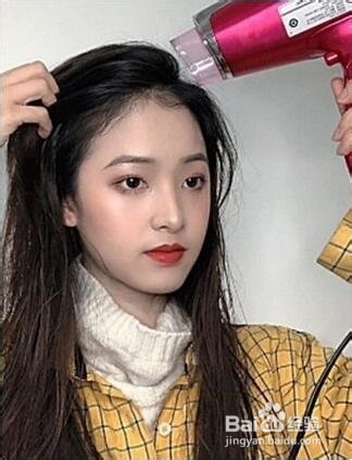 女生怎么用电吹风做网红卷发