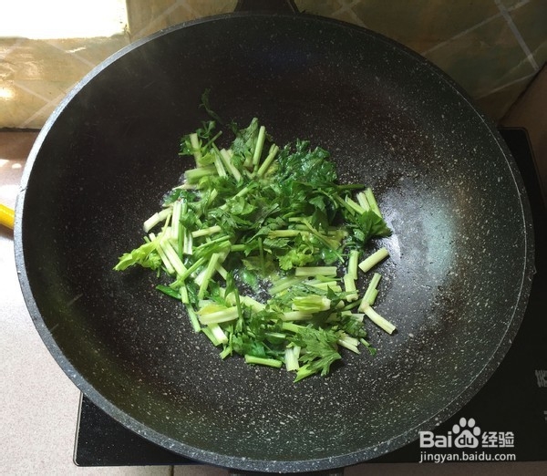家常芹菜烧腐竹