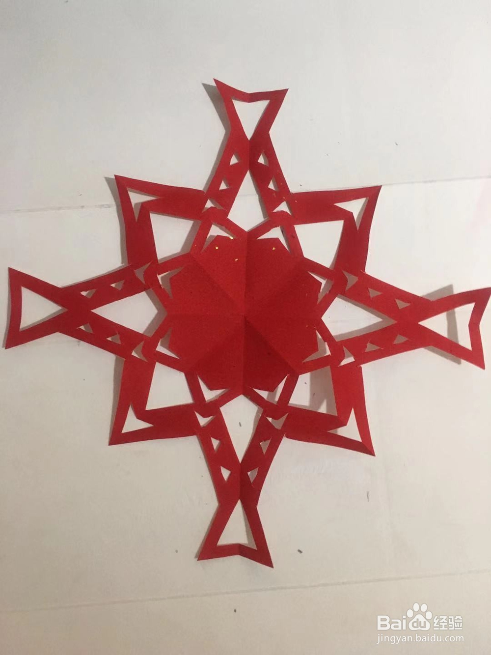 趣味剪纸之 怎样用彩纸裁剪一副直线条图案