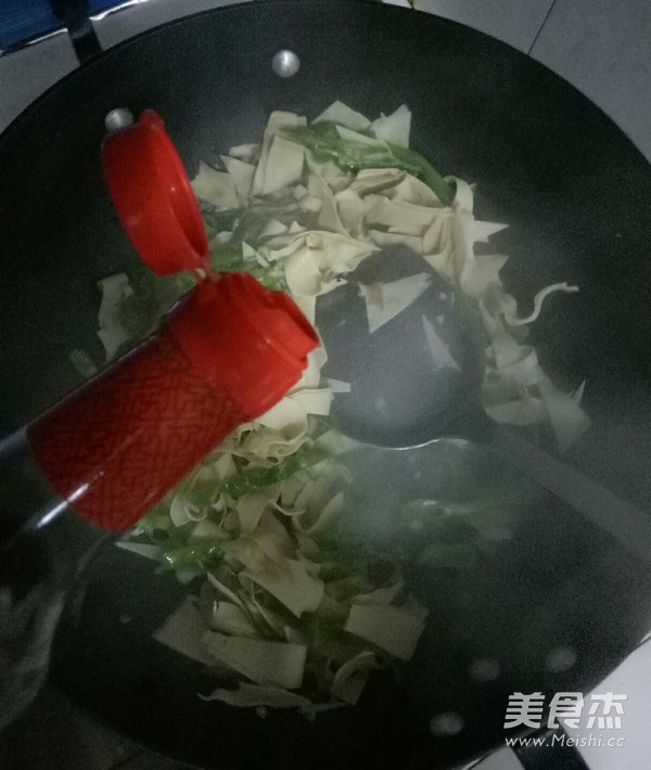 豆皮炒青椒的做法