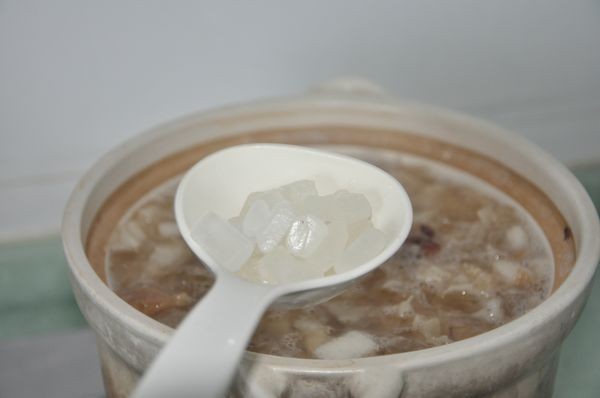 脆梨红枣银耳汤