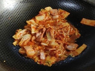 泡菜培根芝士炒饭怎么做