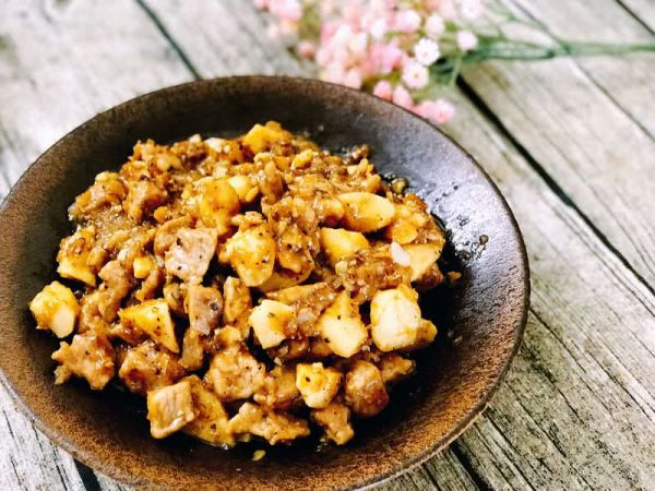 黑椒山药牛肉粒