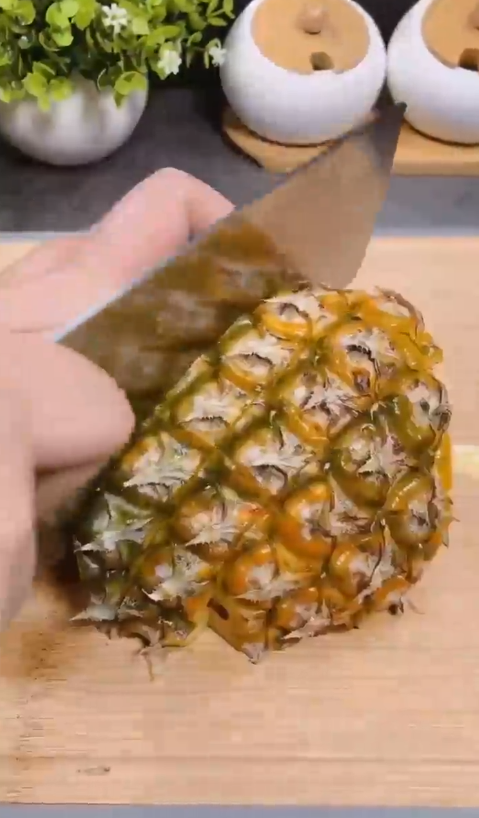 菠萝的正确吃法是什么