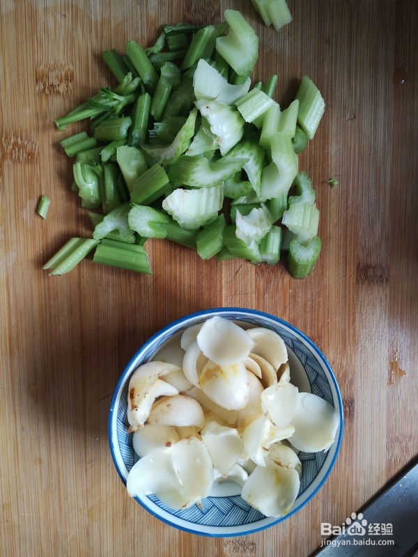 怎么做西芹百合炒虾仁