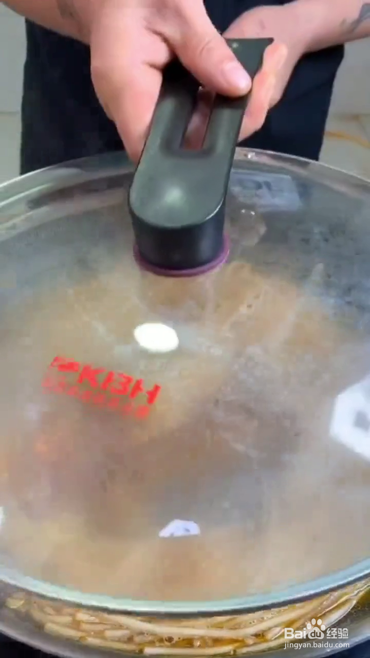 如何制作好吃的鲫鱼烧粉条?