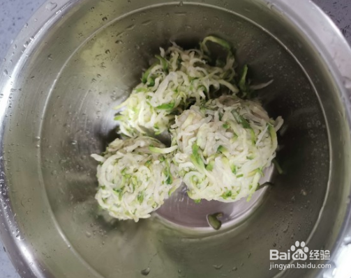 炝拌白萝卜丝的做法