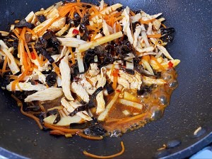 鸡肉版鱼香肉丝怎么做