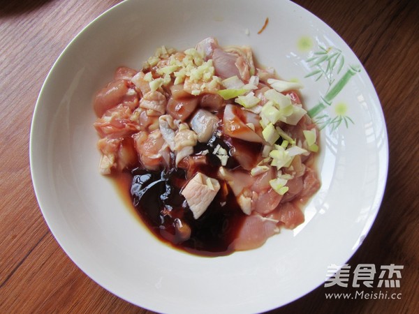 叉烧鸡腿煲仔饭