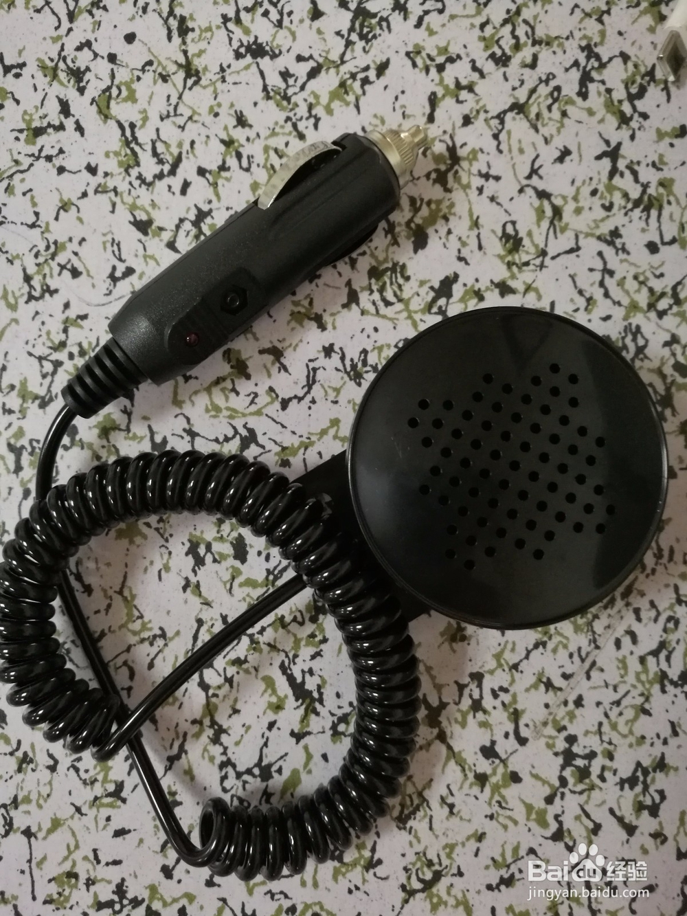 “道路千万条，安全第一条”行车安全语音提示器