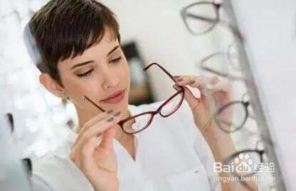 眼镜片怎么区分好坏