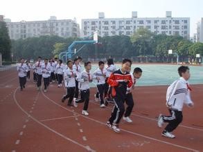 中小学生在上体育课时需注意安全事项有哪些？