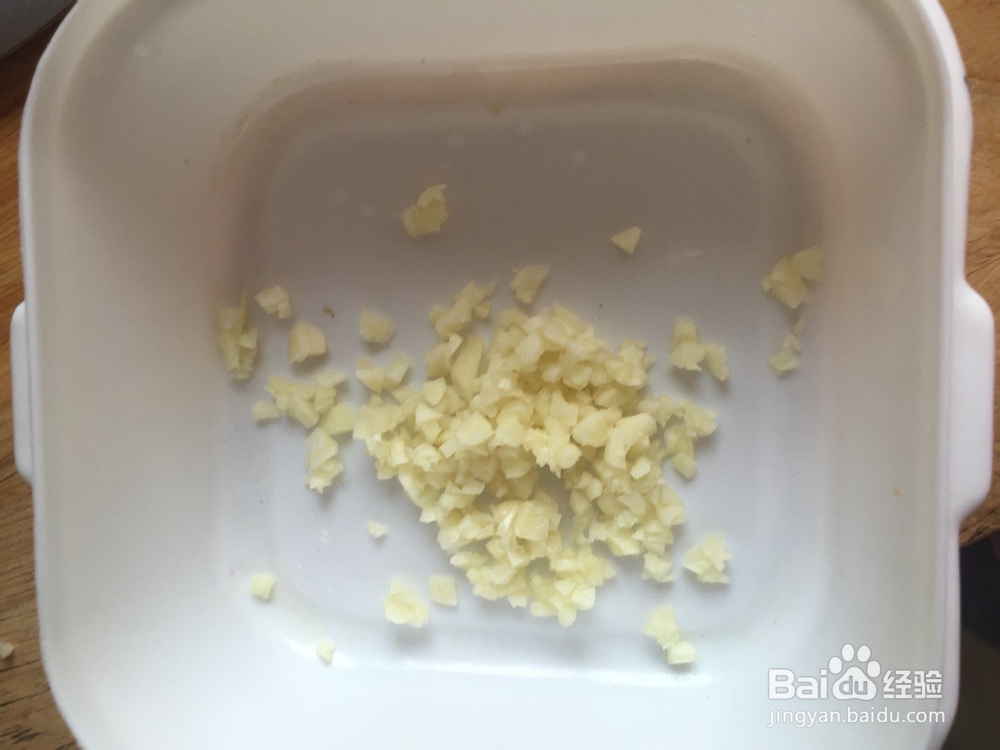如何做老醋菠菜鸡蛋花生米