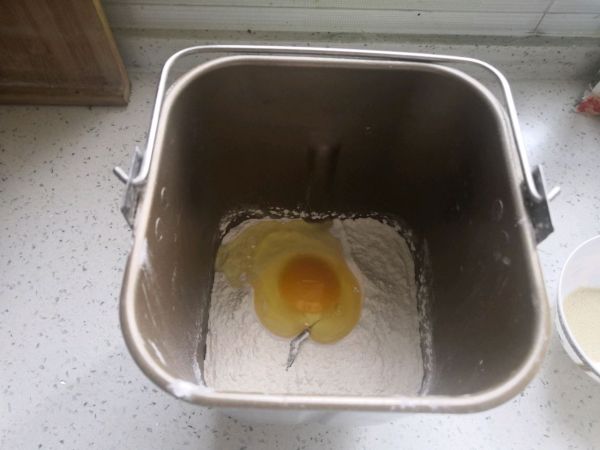 自制海鲜至尊披萨