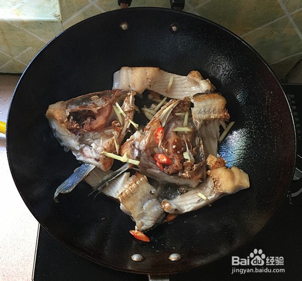 萝卜鱼头煲的制作方法