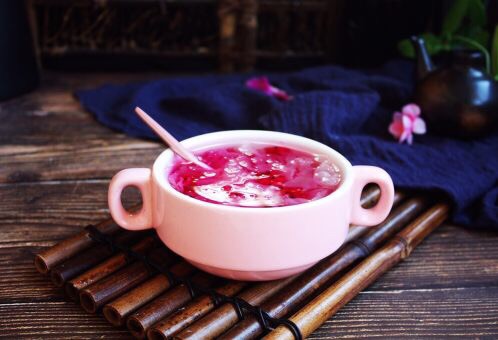 火龙果莲子百合银耳粥