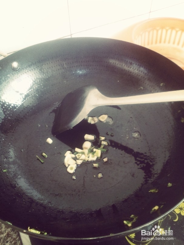 怎样做酸菜炒五花肉