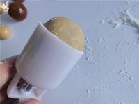 广式莲蓉月饼的做法