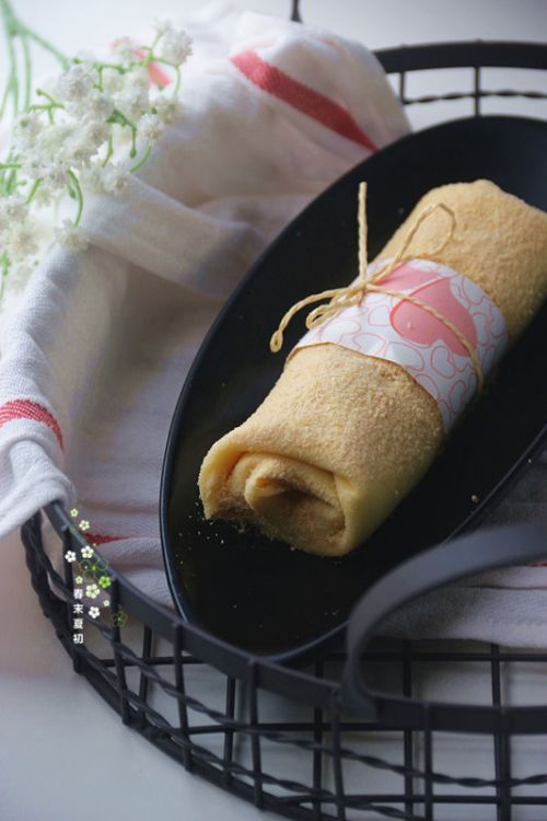 冻干黄桃毛巾卷千层蛋糕