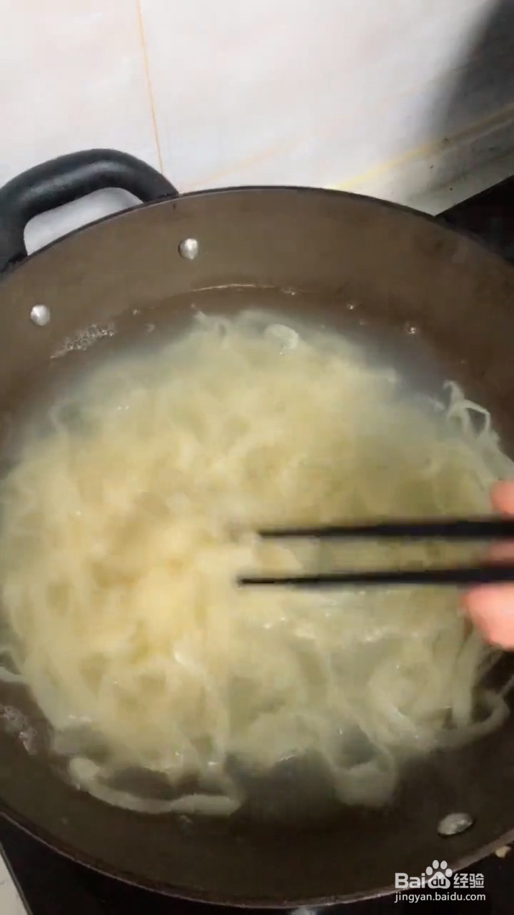 如何自制简单好吃的家常版炸酱面