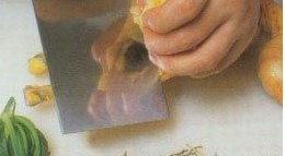 孕妇汤谱之蜜枣麻根母鸡汤的做法