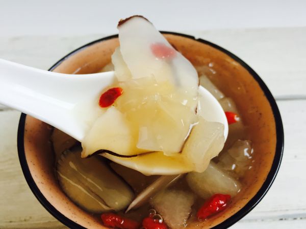 海底椰银耳雪梨羹