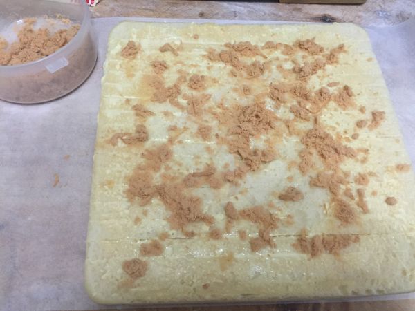 葱香肉松面包卷