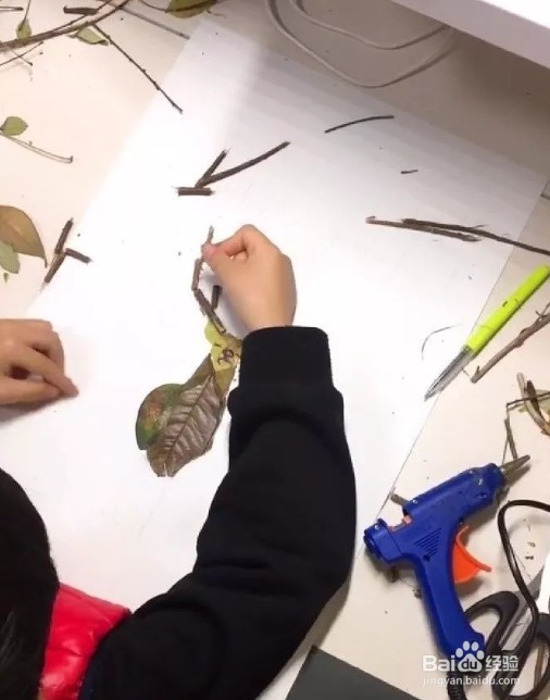 秋天到,如何用树叶制作一颗可爱的小鹿