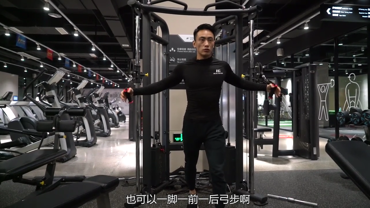 龙门架夹胸训练怎么做?