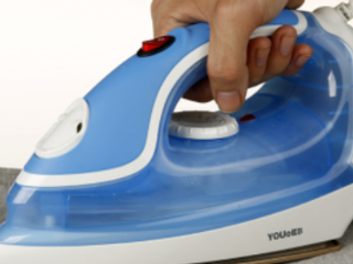 银行卡弯了怎么弄直？