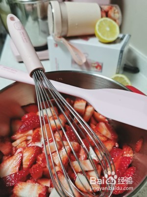 红颜草莓果酱的做法